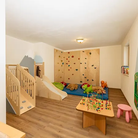 بيرغ ياغا ألم زيل أم سي